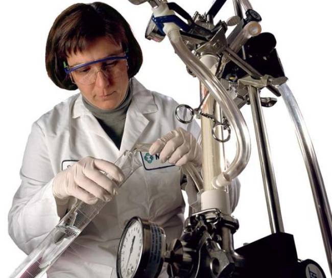 Female scientist at work in the laboratory